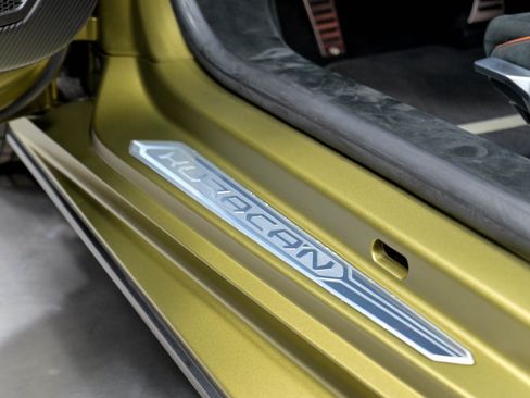 Used 2023 Lamborghini Huracan STO RWD image 10