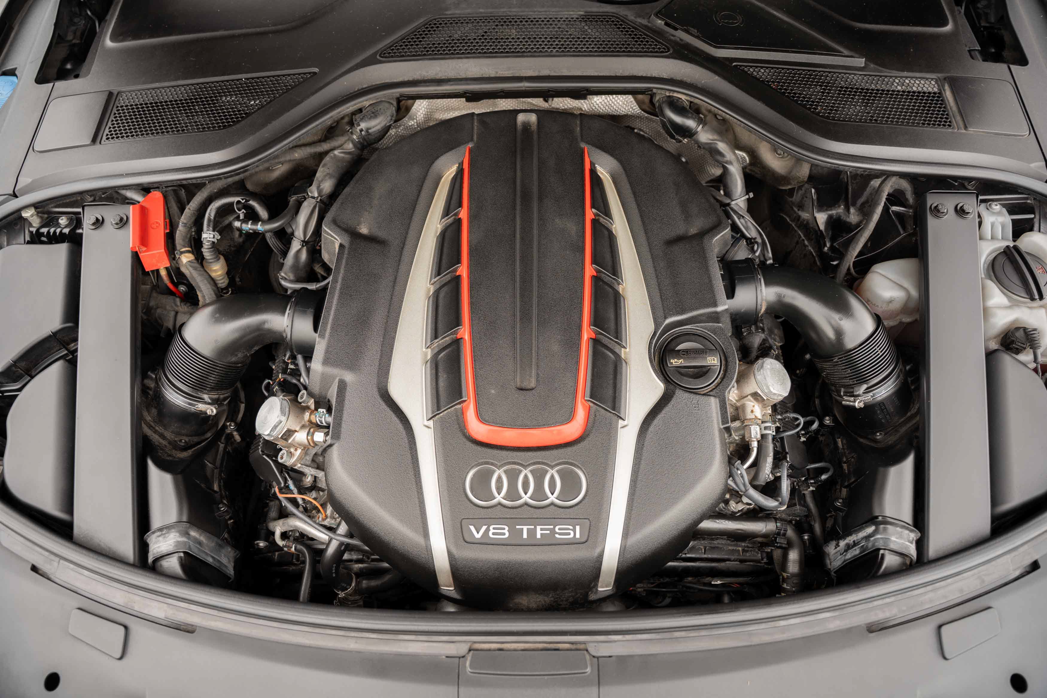 Used 2014 Audi S8 AWD/4WD image 17