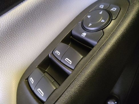 Used 2023 Chevrolet Equinox LT image 27