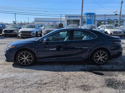 Used 2023 Toyota Camry SE w/ Convenience Package image 7