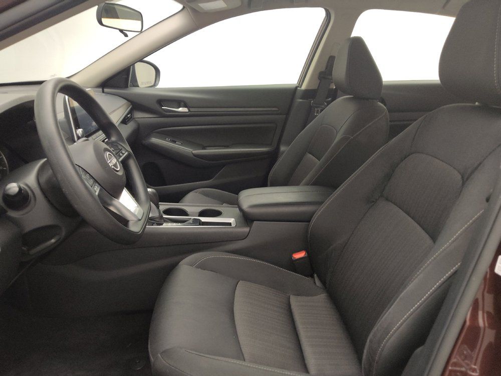 Used 2025 Nissan Altima 2.5 SV FWD image 17