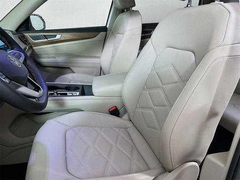 New 2026 Volkswagen Atlas SE image 8