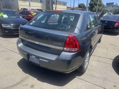 Used 2005 Chevrolet Malibu LS w/ Preferred Equipment Group FWD image 4