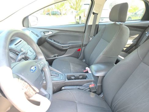 Used 2015 Ford Focus SE FWD image 21
