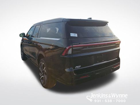 New 2026 Lincoln Navigator L Black Label AWD/4WD image 2