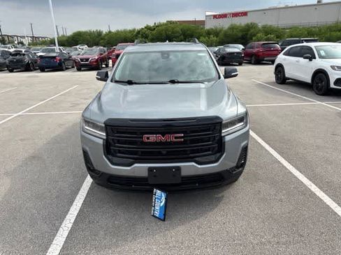 Used 2023 GMC Acadia SLT w/ Elevation Edition FWD image 8