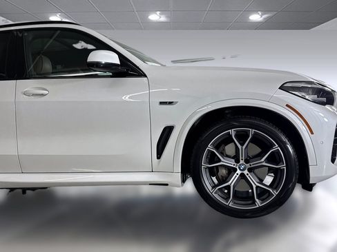 Used 2022 BMW X5 xDrive45e w/ M Sport Package AWD/4WD image 36