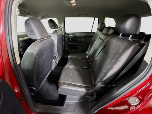 Used 2020 Volkswagen Tiguan SE image 25