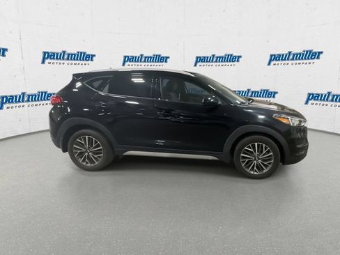Used 2021 Hyundai Tucson SEL FWD image 12