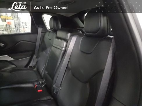 Used 2017 Jeep Cherokee Overland image 33