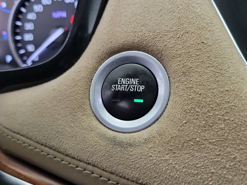 Used 2017 Cadillac XT5 Platinum w/ Driver Assist Package AWD/4WD image 34