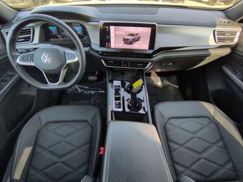 Used 2024 Volkswagen Atlas Cross Sport SE image 17