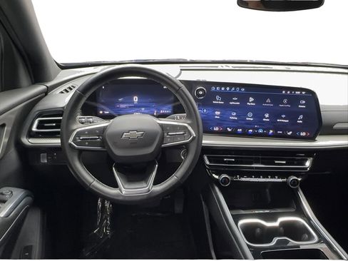 Used 2025 Chevrolet Traverse LT w/ Midnight/Sport Edition FWD image 35