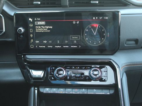 Used 2024 GMC Sierra 3500 AT4 w/ AT4 Premium Plus Package AWD/4WD image 23