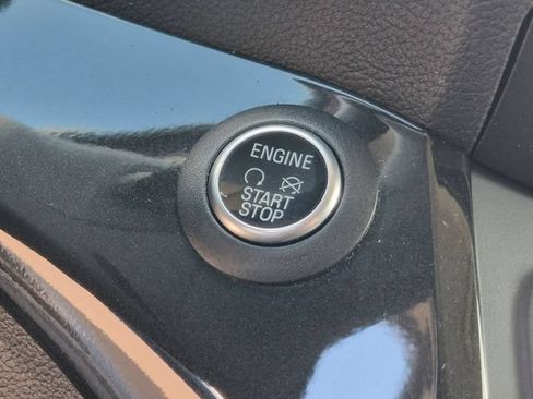 Used 2019 Ford Escape Titanium w/ U9j03 - Titanium Tow Package AWD/4WD image 21