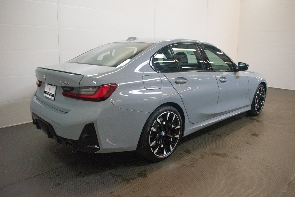 New 2026 BMW 330i xDrive Sedan w/ M Sport Package AWD/4WD image 4