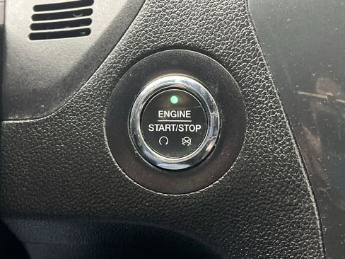 Used 2017 Ford Explorer XLT image 20