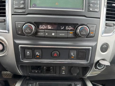 Used 2017 Nissan Titan SV RWD image 17