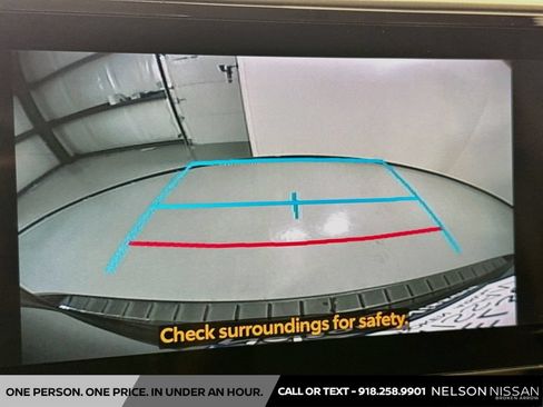 Used 2024 Toyota Highlander XLE FWD image 13