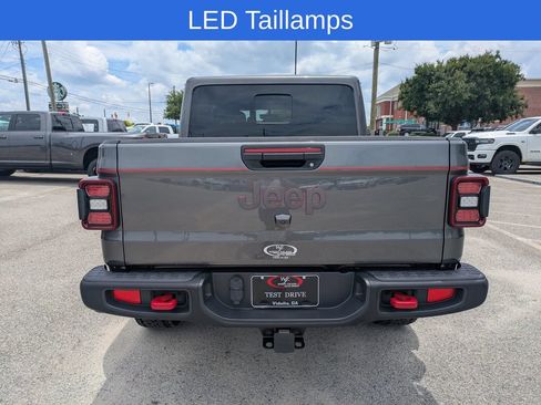 Used 2022 Jeep Gladiator Rubicon w/ LED Lighting Group AWD/4WD image 5