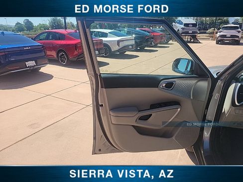 Used 2025 Kia Soul LX FWD image 10