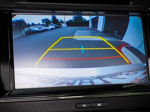 Used 2018 Toyota Avalon Limited image 16