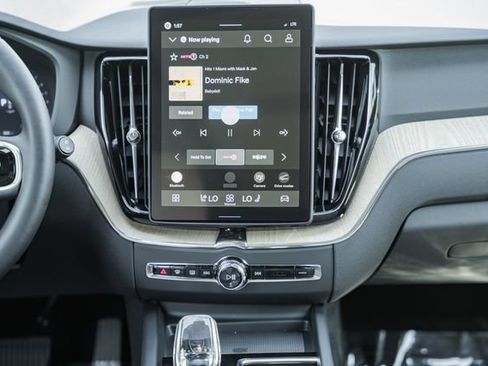 New 2027 Volvo XC60 B5 Plus AWD/4WD image 22
