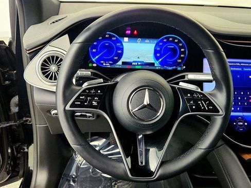 Used 2023 Mercedes-Benz EQS 580 4MATIC SUV w/ Acoustic Comfort Package image 13