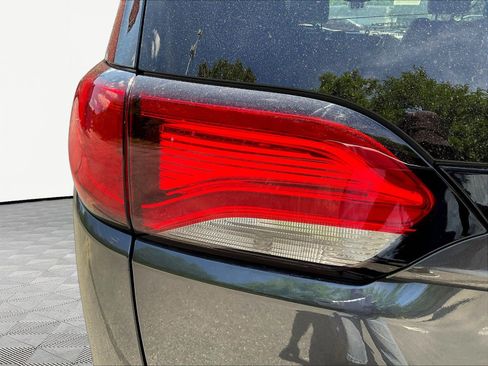 Used 2019 Chrysler Pacifica Touring-L Plus FWD image 23