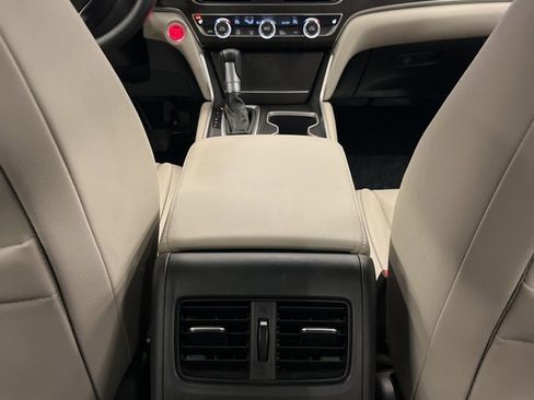 Used 2019 Honda Accord EX-L image 31