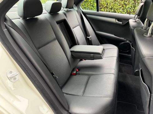 Used 2010 Mercedes-Benz C 300 Sedan image 23