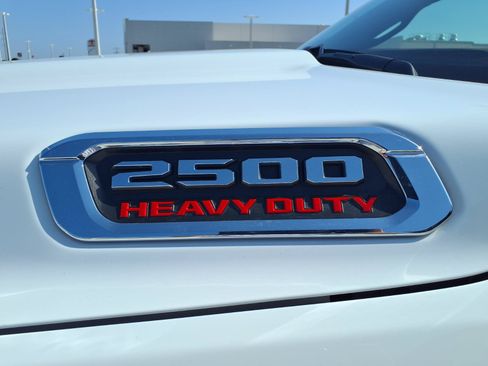 Used 2024 RAM 2500 Big Horn AWD/4WD image 31