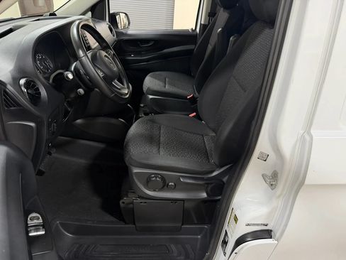 Used 2021 Mercedes-Benz Metris image 38