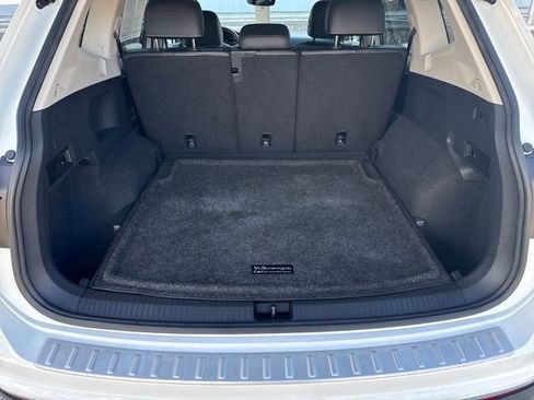 Certified 2021 Volkswagen Tiguan SE w/ Panoramic Sunroof Package image 31