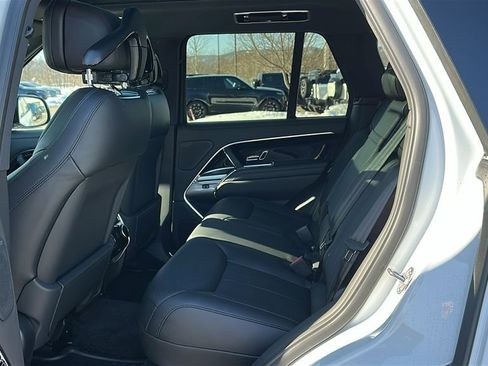 New 2026 Land Rover Range Rover SE image 21