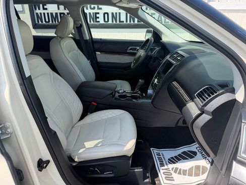 Used 2018 Ford Explorer Platinum AWD/4WD image 24