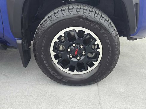 Certified 2025 Toyota Tacoma TRD Off-Road w/ TRD Off Road Premium Package AWD/4WD image 9