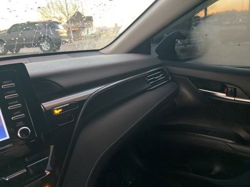 Used 2024 Toyota Camry SE image 27