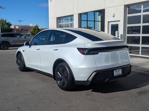 Used 2026 Tesla Model Y Long Range AWD/4WD image 8