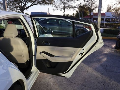 Used 2024 Nissan Altima 2.5 SL image 27