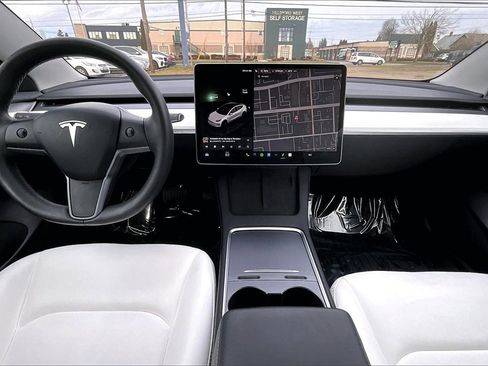 Used 2023 Tesla Model 3 Standard Range image 16