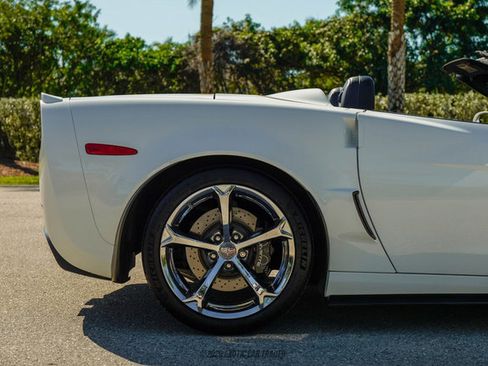 Used 2013 Chevrolet Corvette Grand Sport w/ 4LT Preferred Equipment Group image 10