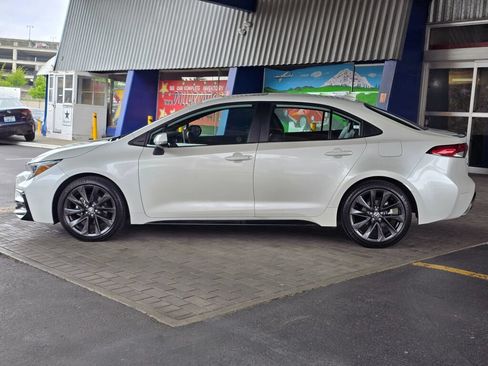 Used 2024 Toyota Corolla XSE FWD image 8