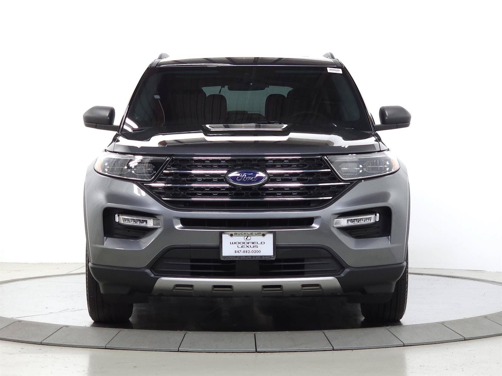 Used 2023 Ford Explorer XLT w/ Equipment Group 202A AWD/4WD image 2