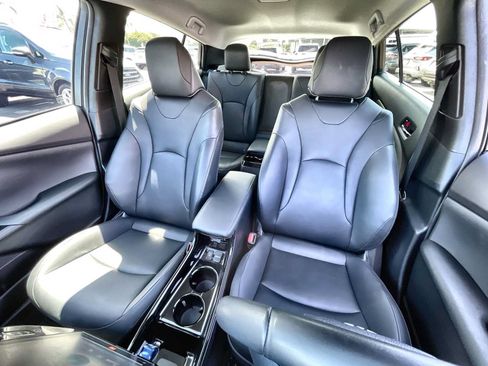 Used 2017 Toyota Prius Prime Premium FWD image 13