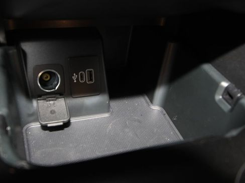 Used 2025 Ford Explorer ST-Line w/ Premium Package image 19