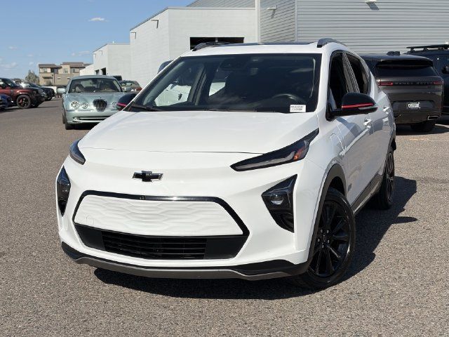 Used 2023 Chevrolet Bolt EUV Premier w/ Sun & Sound Package FWD image 3