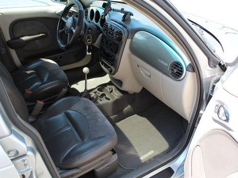 Used 2001 Chrysler PT Cruiser image 12