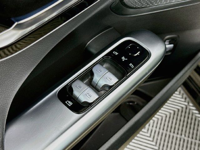 Used 2025 Mercedes-Benz C 300 Sedan image 17