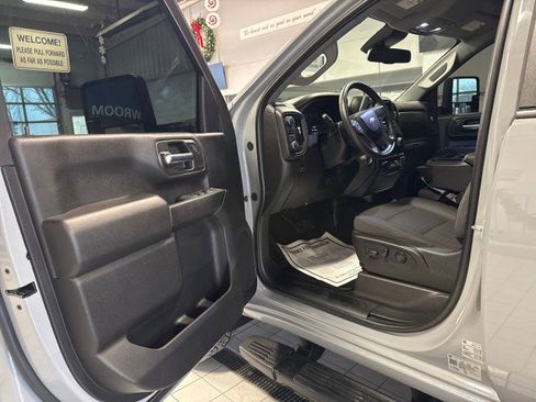 Certified 2025 Chevrolet Silverado 2500 Custom w/ Custom Value Package image 13